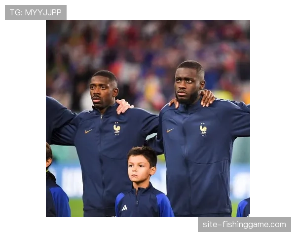 特写：于帕梅卡诺替补席目睹球队失球，赛后独自加练至深夜